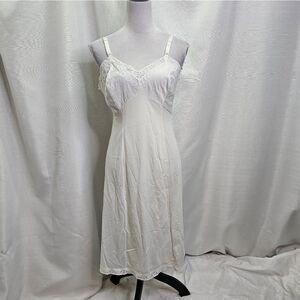 Sears Vintage White It Doesn't Slip Anti-Cling Midi Slip Size 36